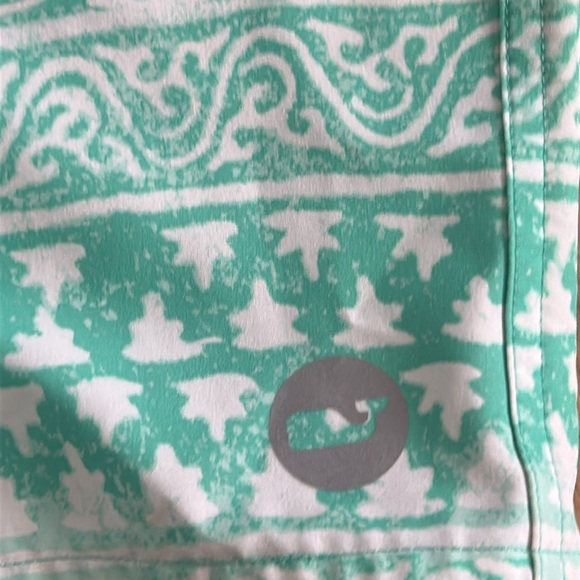 Vineyard Vines Boys Board Swim Trunks Size 8-10 - Picture 2 of 4